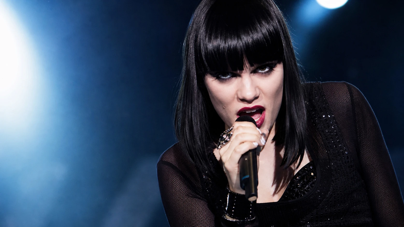 Career Breakthrough - jessie j got an mri after hitting her head
