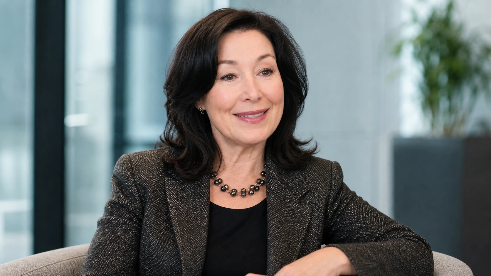 Who is Safra Catz? - safra catz and peter lynch
