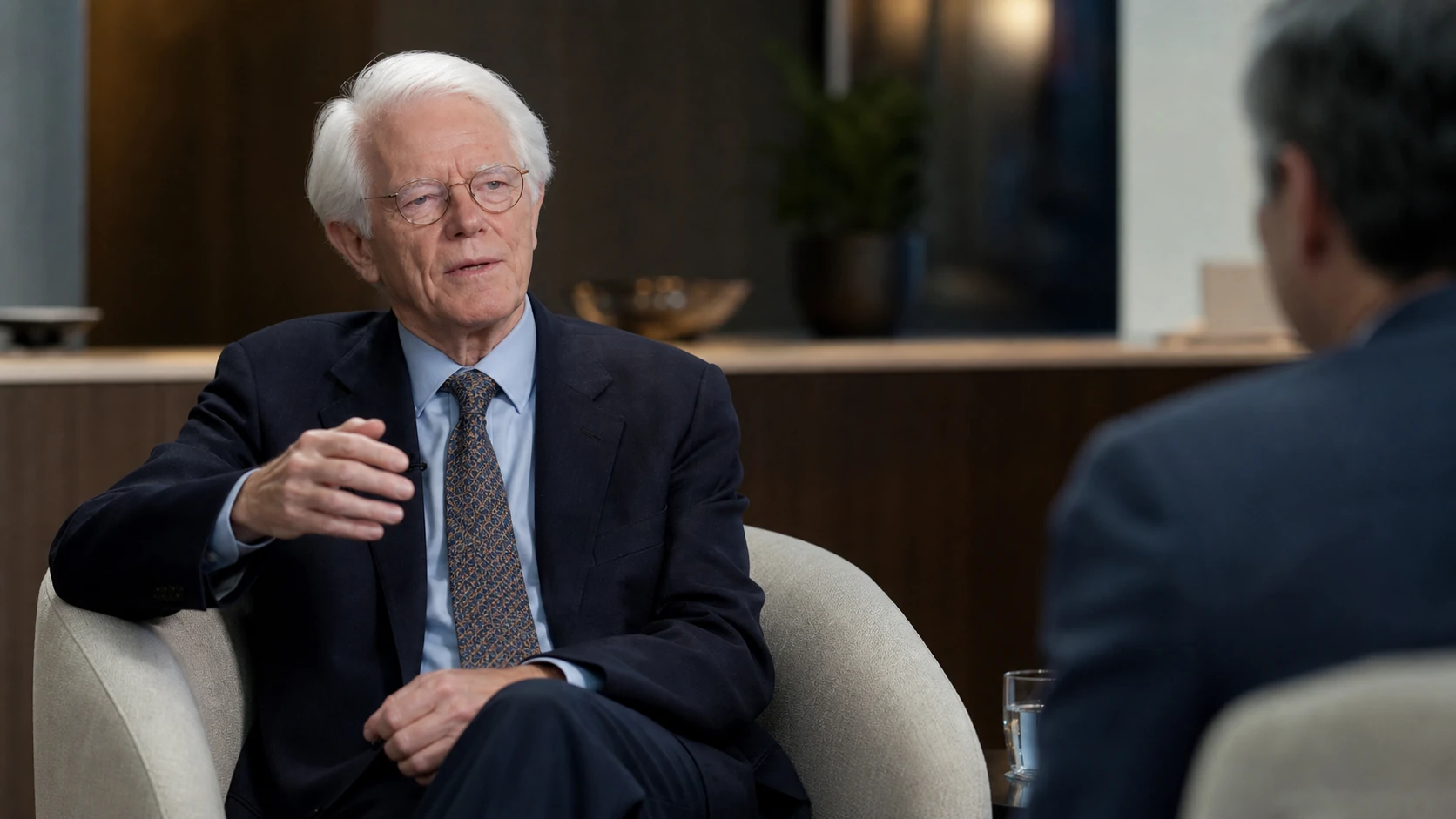 Who is Peter Lynch? - safra catz and peter lynch